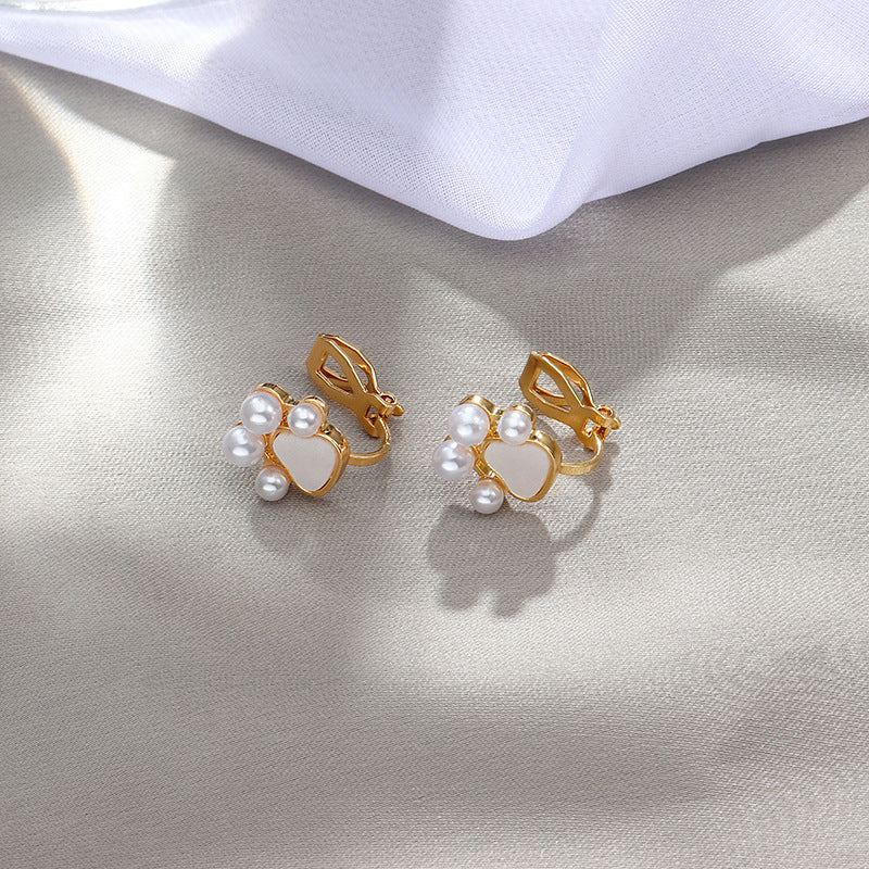 Women's Pearl Elegant High Sense Niche Design Kitten's Earrings