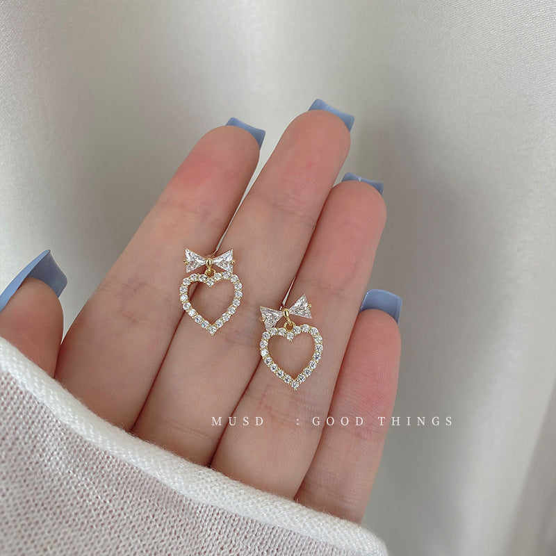 Women's Design High-grade Light Luxury Ear Elegant Earrings