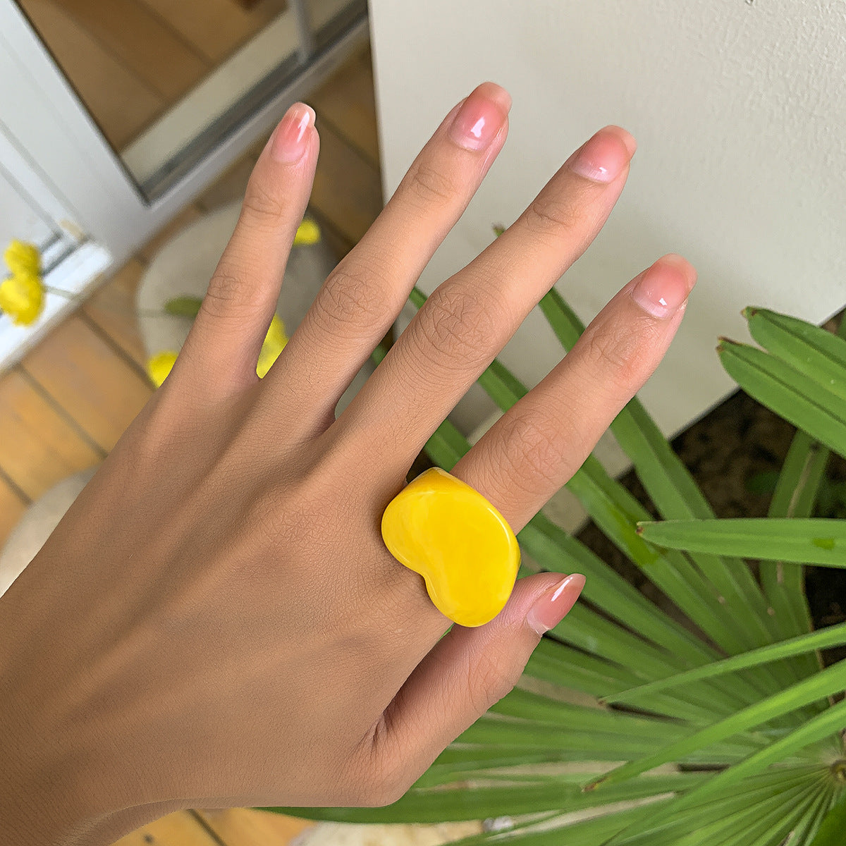 Women's Fashion Minimalist Candy Color Heart Shaped Vacation Style Rings