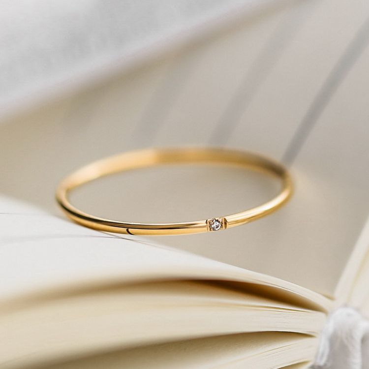 Fine Diamond In The Debris Female Light Rings