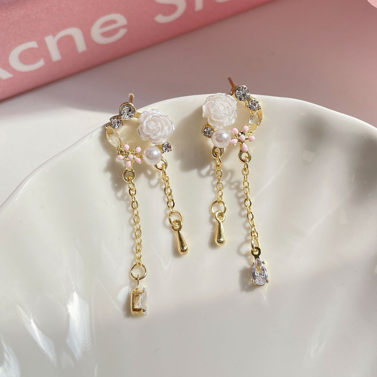 Sier Needle Sweet Girly Niche Design Three-dimensional Light Earrings