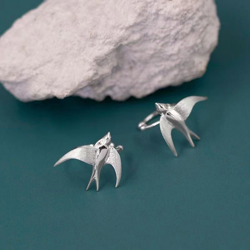 Women's Style Fashionable Swallow Ear Imitation Sier Clip Retro Earrings