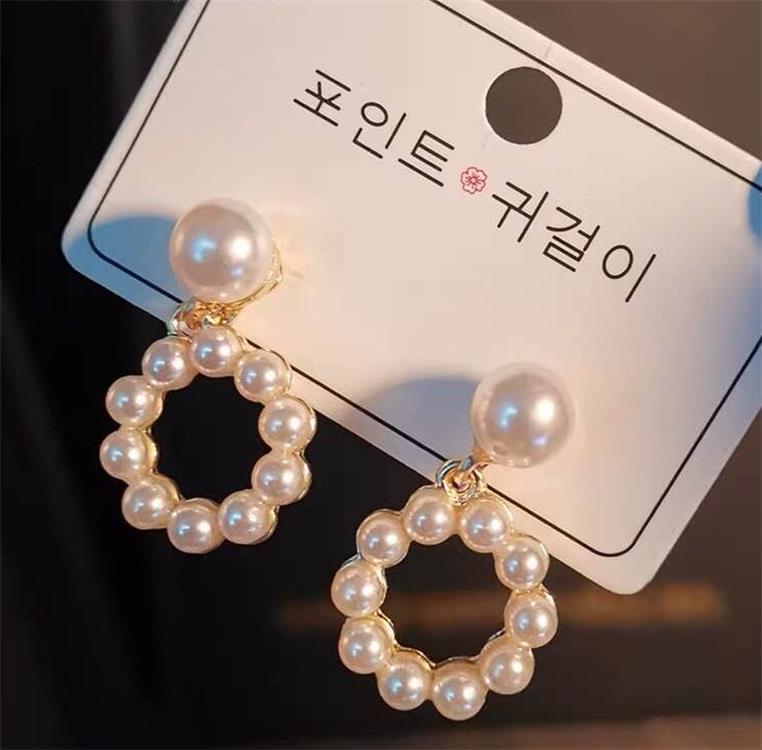 High-grade Female Niche Vintage Pearl Flower Elegant Earrings