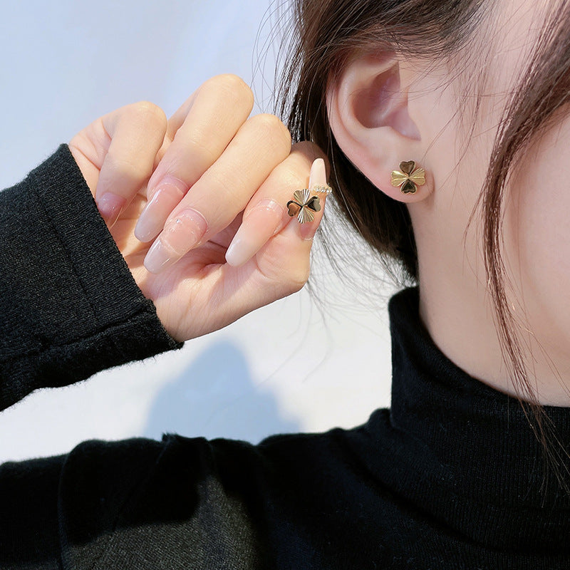 Women's Leaf Clover Ear Elegant High-grade Titanium Earrings