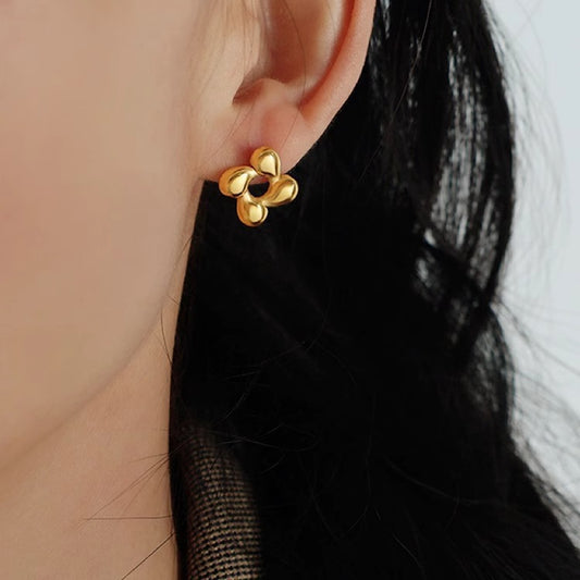 Women's Flower For Exquisite Fashion Temperamental Minority Titanium Earrings