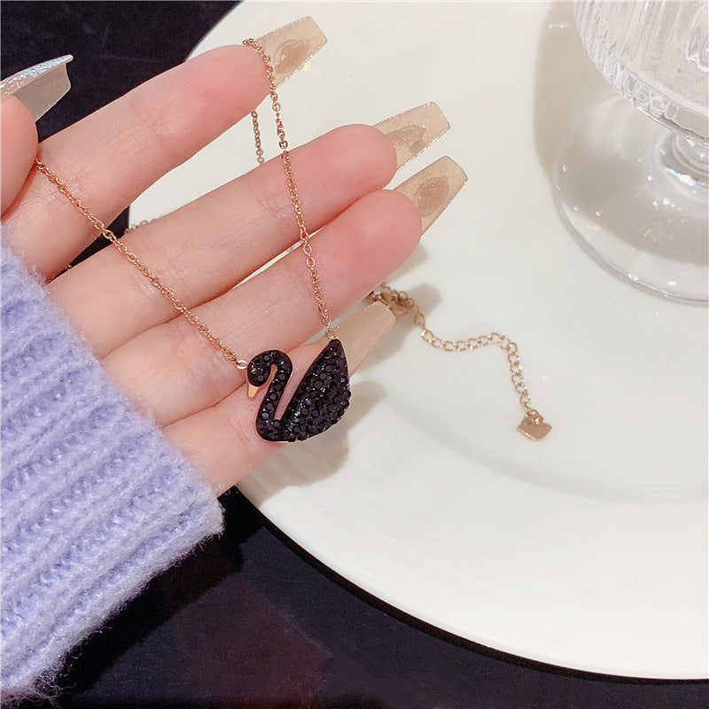 Gold Black Swan Female Titanium Steel Clavicle Chain Pendants