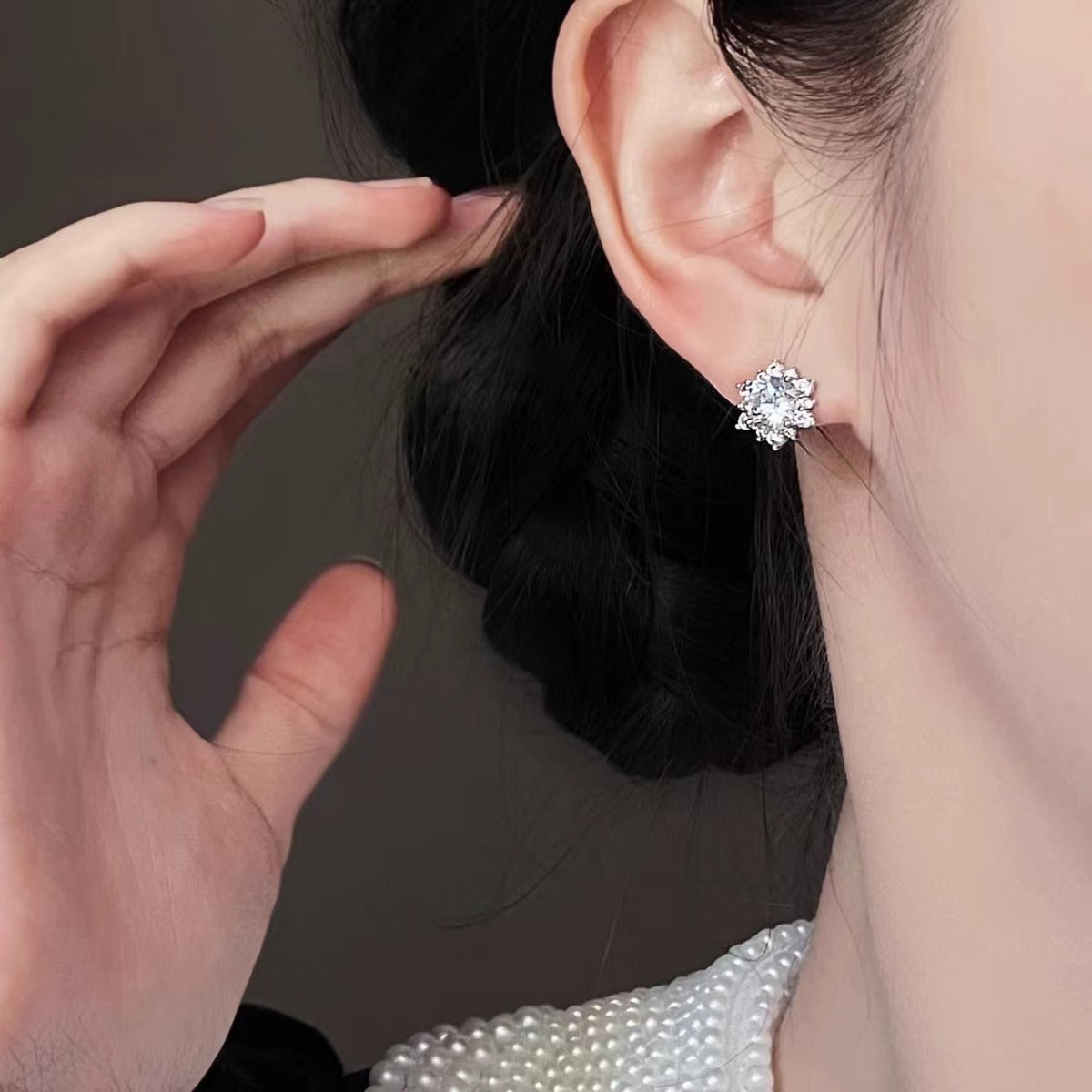 Flash Zircon Sier Ear Advanced Sense Minority Fashion Design Earrings