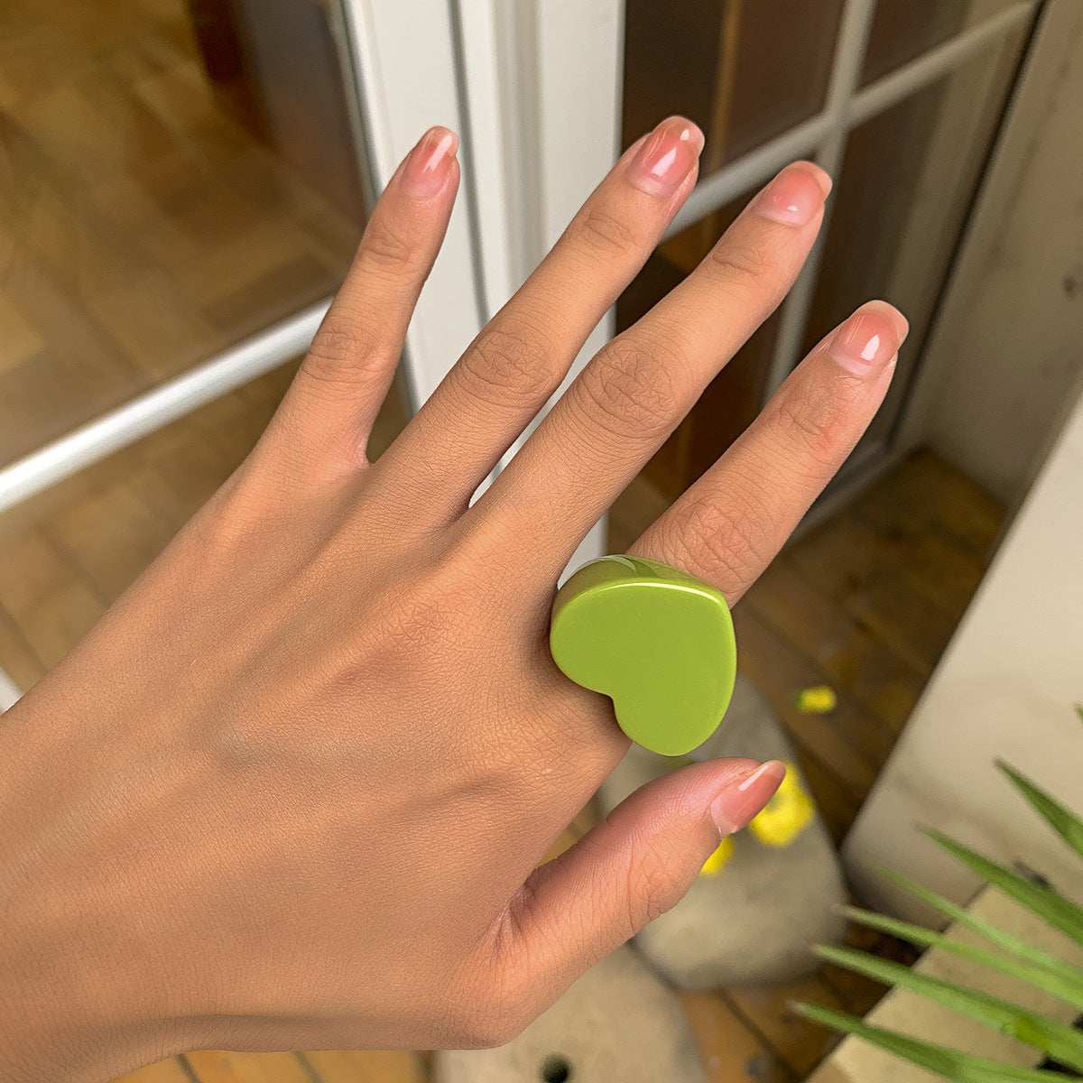 Women's Fashion Minimalist Candy Color Heart Shaped Vacation Style Rings
