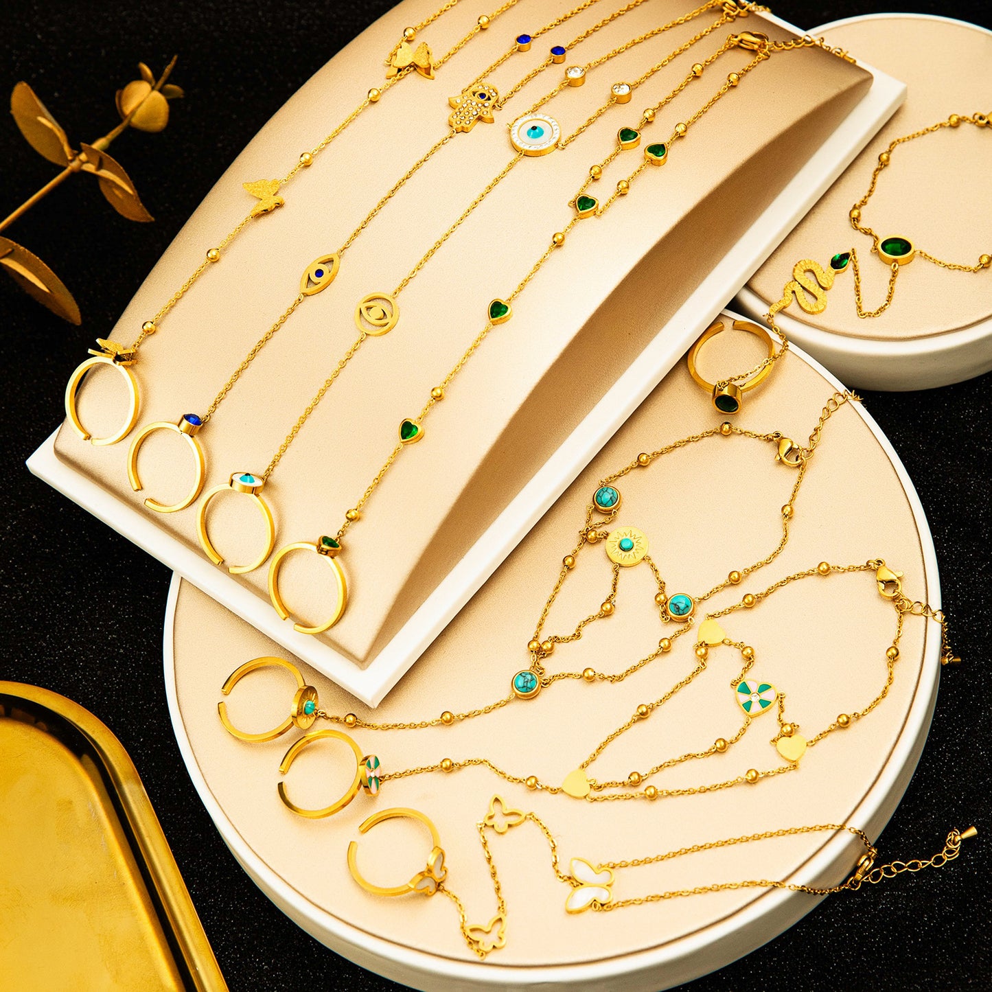 Women's Integrated Shell Turquoise Finger Chain Titanium Bracelets