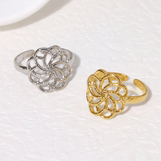 Flower-shaped Stainless Steel Gold-plated Simple Sweet Rings