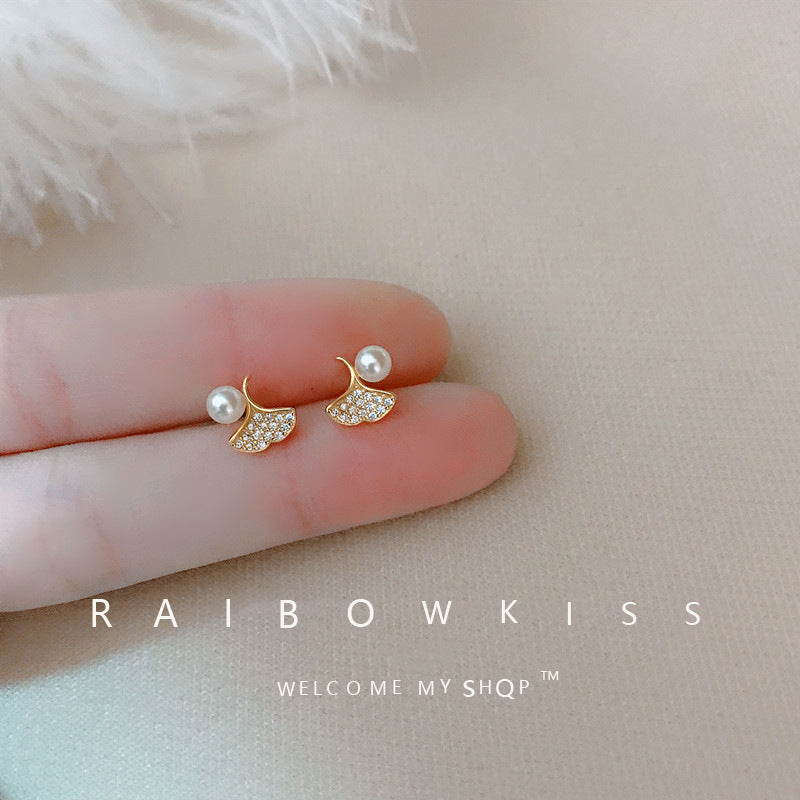 Women's Pearl Ginkgo Leaf Simple Style Texture Earrings