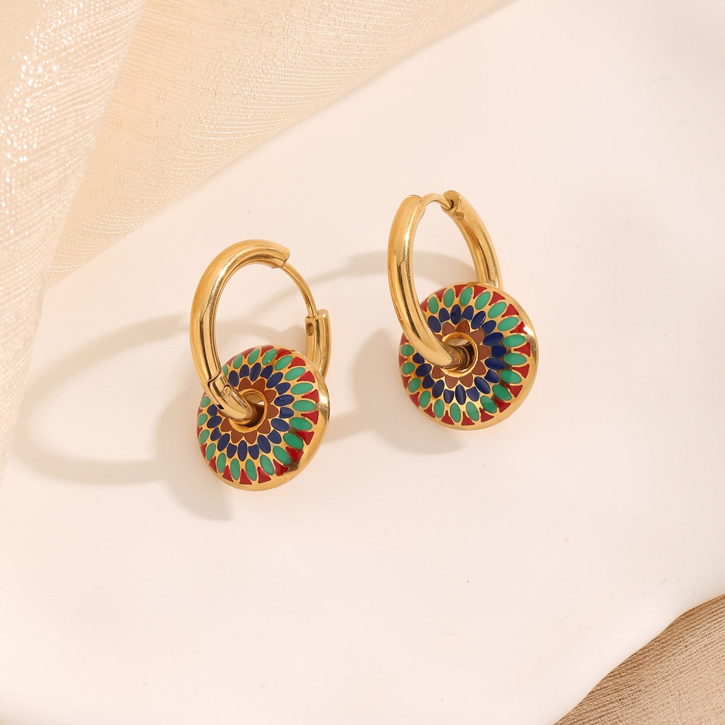 Women's Vintage Painted Daisy Pattern High Sense Titanium Steel Necklaces