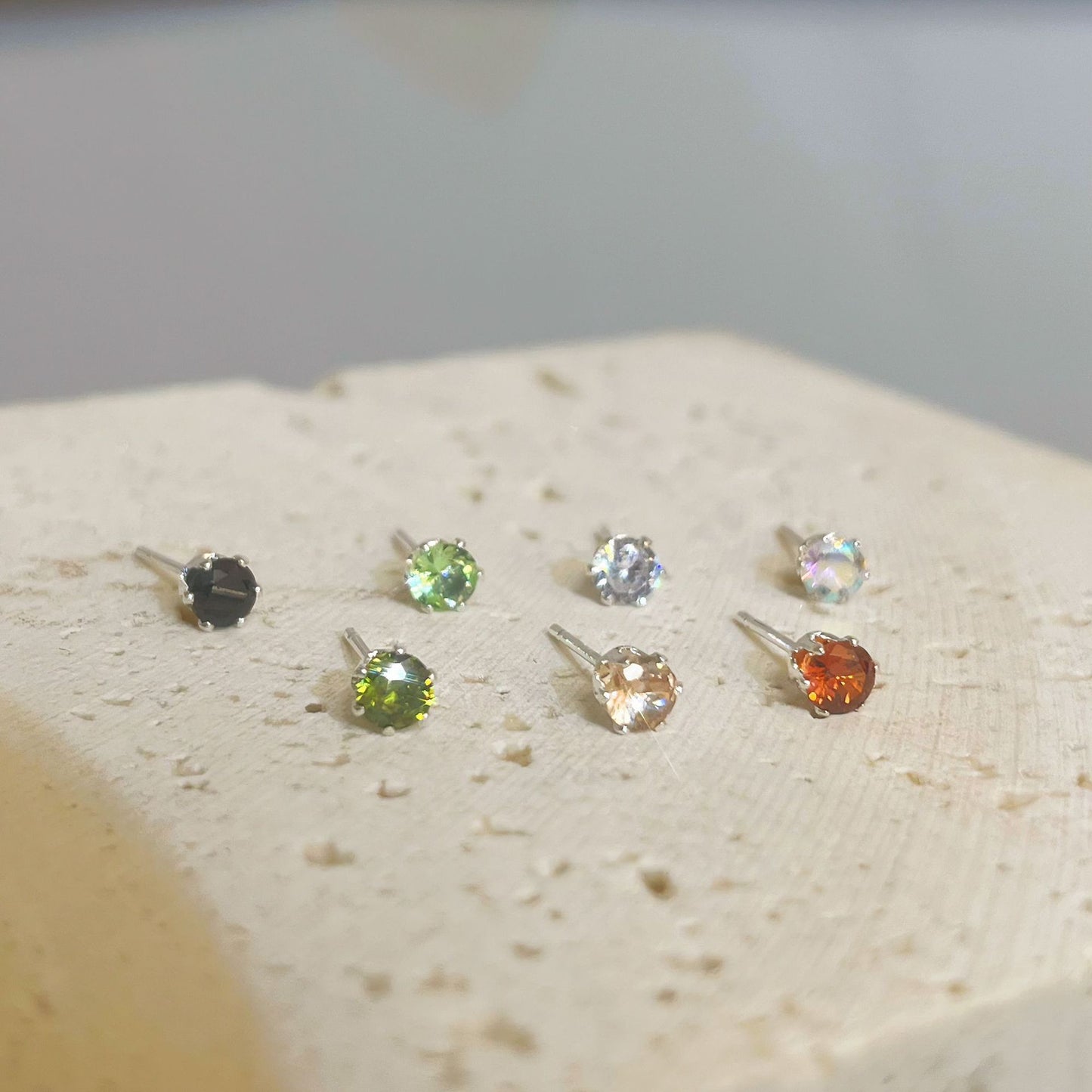 Color Zircon Simple Exquisite Small Ear Earrings