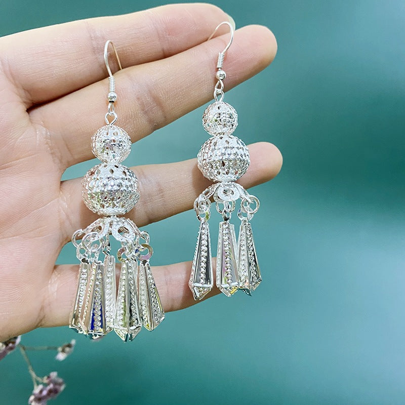 Personality Horn Bloom Vintage Eardrops Yi Earrings