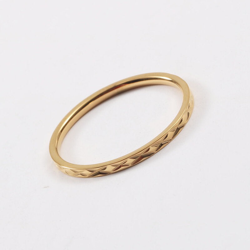 Thin Carved Pattern Titanium Steel Gold Rings