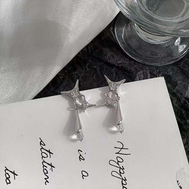 High-grade Female Niche Vintage Pearl Flower Elegant Earrings