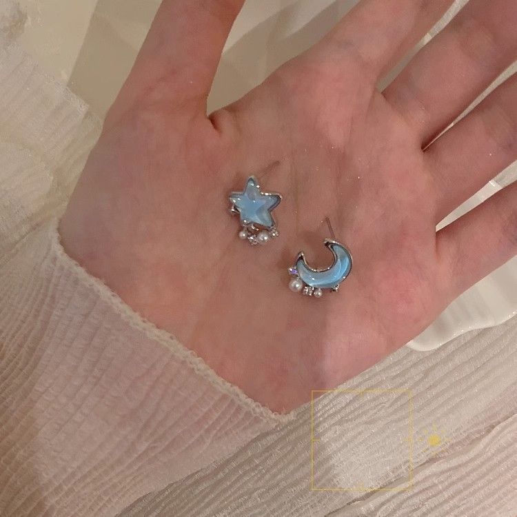 Women's Blue Star Moon Pearl Niche Design Earrings