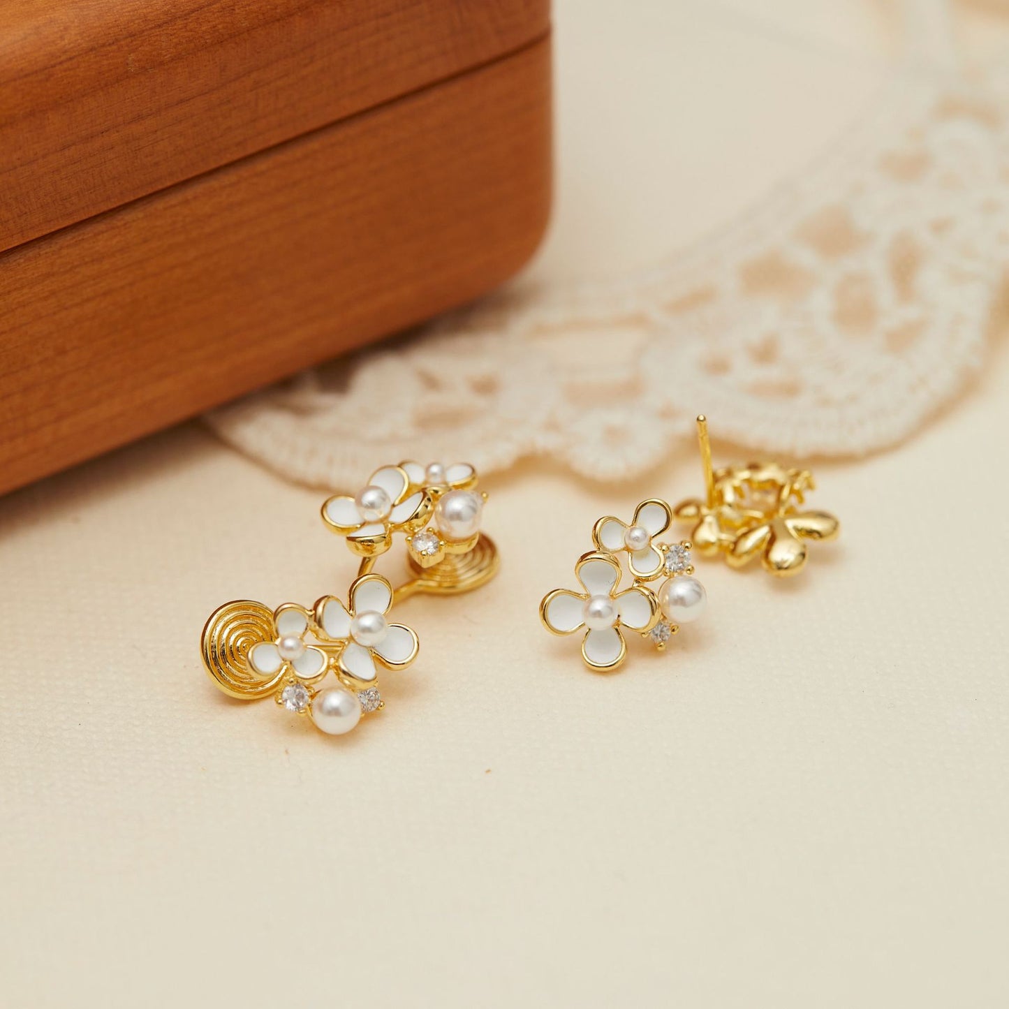 Wind Flower Mini French Pearl Ear Earrings