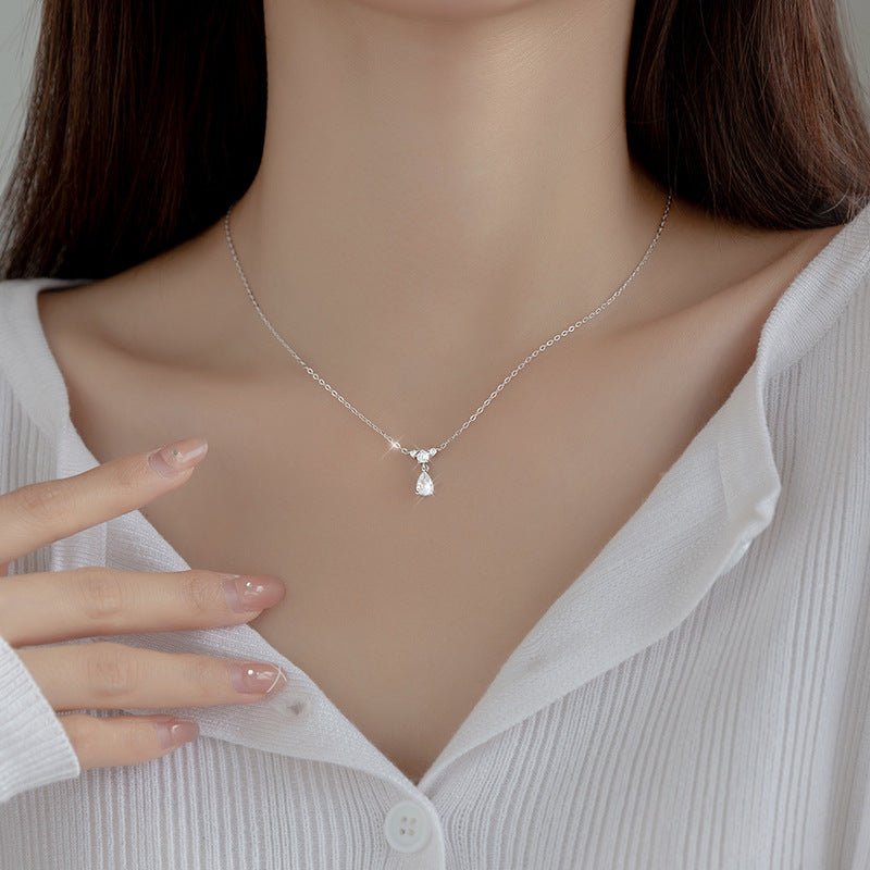 Women's Love Lodge Sier Elegant Geometric Fresh Cut Necklaces