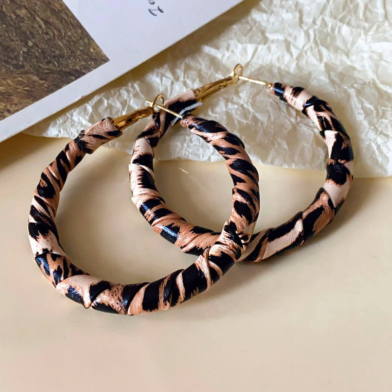 Sier Needle Simple Leopard Print Geometric Earrings