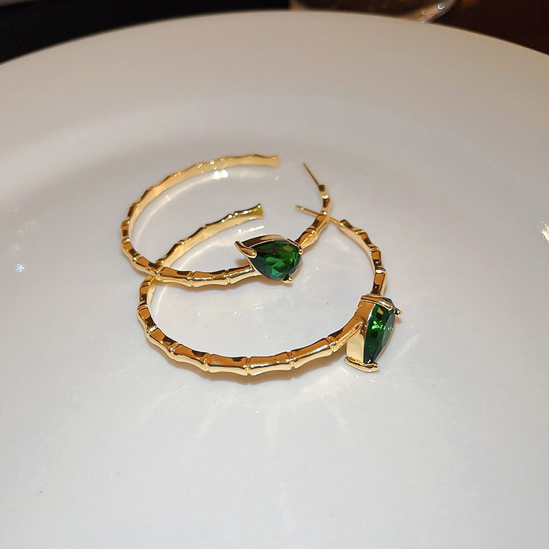 Women's Needle Shaped Metal Eardrop Design Fashion Earrings