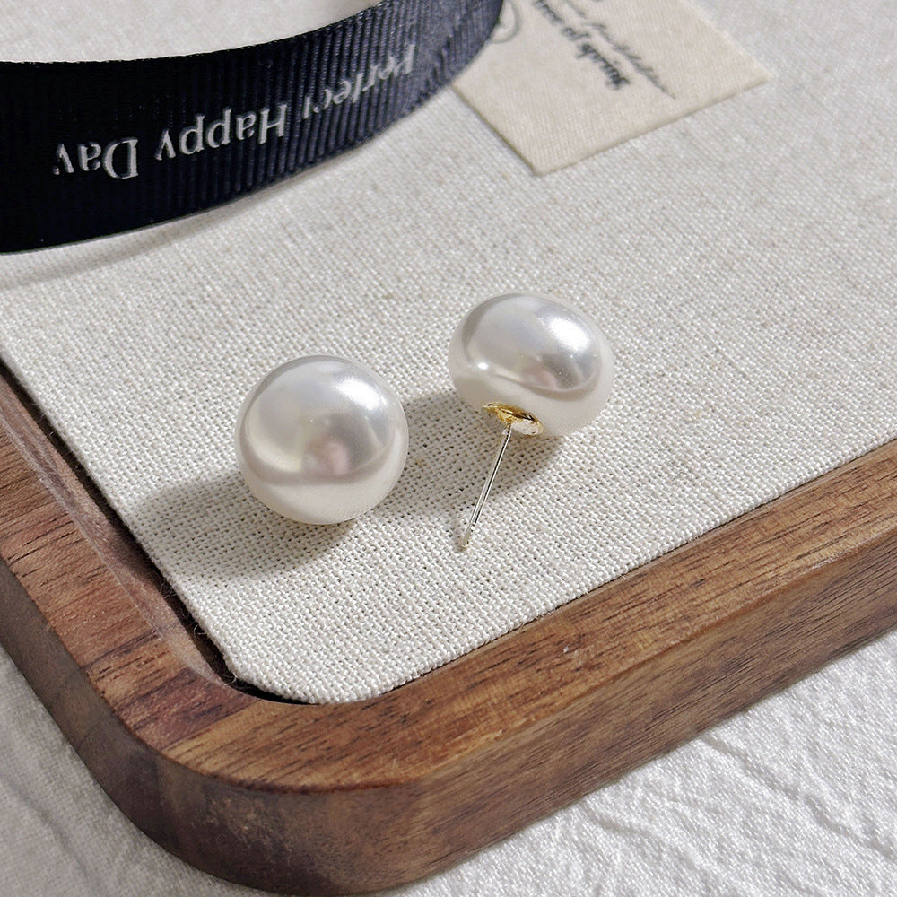 Women's Pearl Fashion High-grade Summer Ear Light Earrings