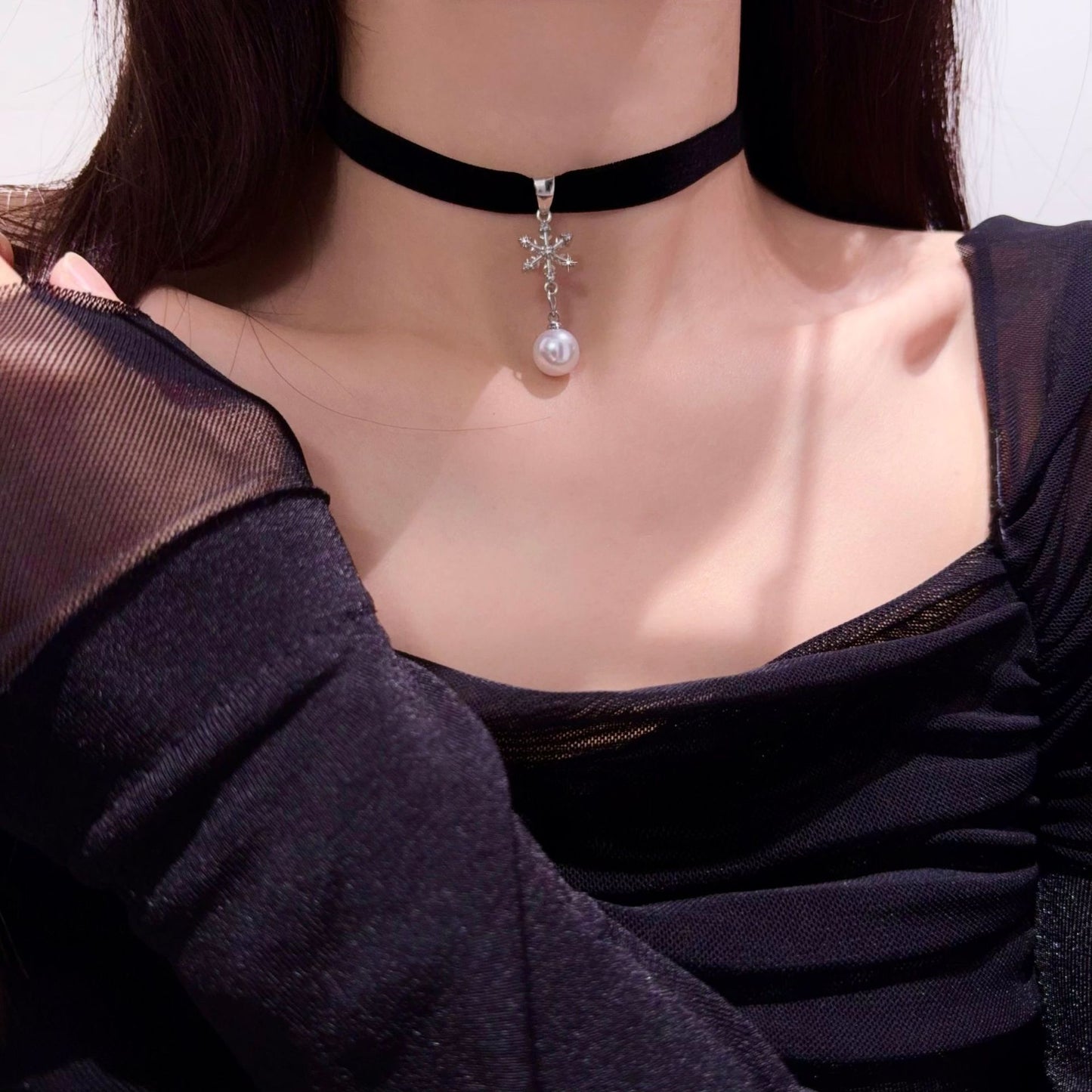 Snowflake Pearl Female Sweet White Veet Necklaces