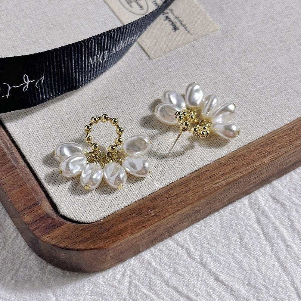 Women's Pearl Fashion High-grade Summer Ear Light Earrings