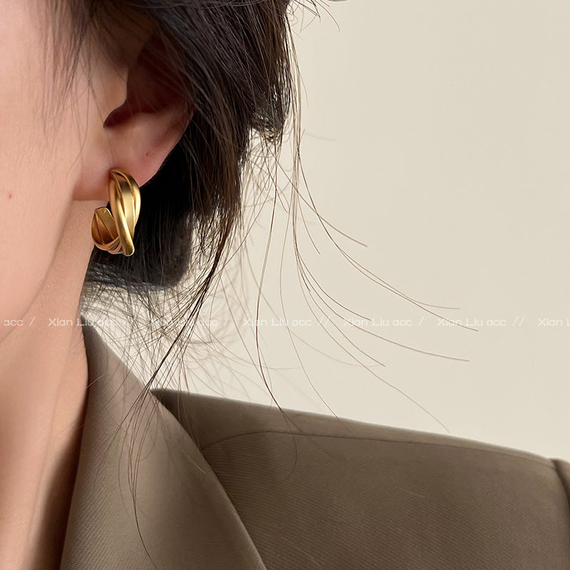 Women's Retro Geometric Twist Trendy Beautiful Circle Earrings