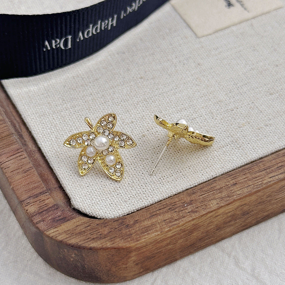 Women's Pearl Fashion High-grade Summer Ear Light Earrings