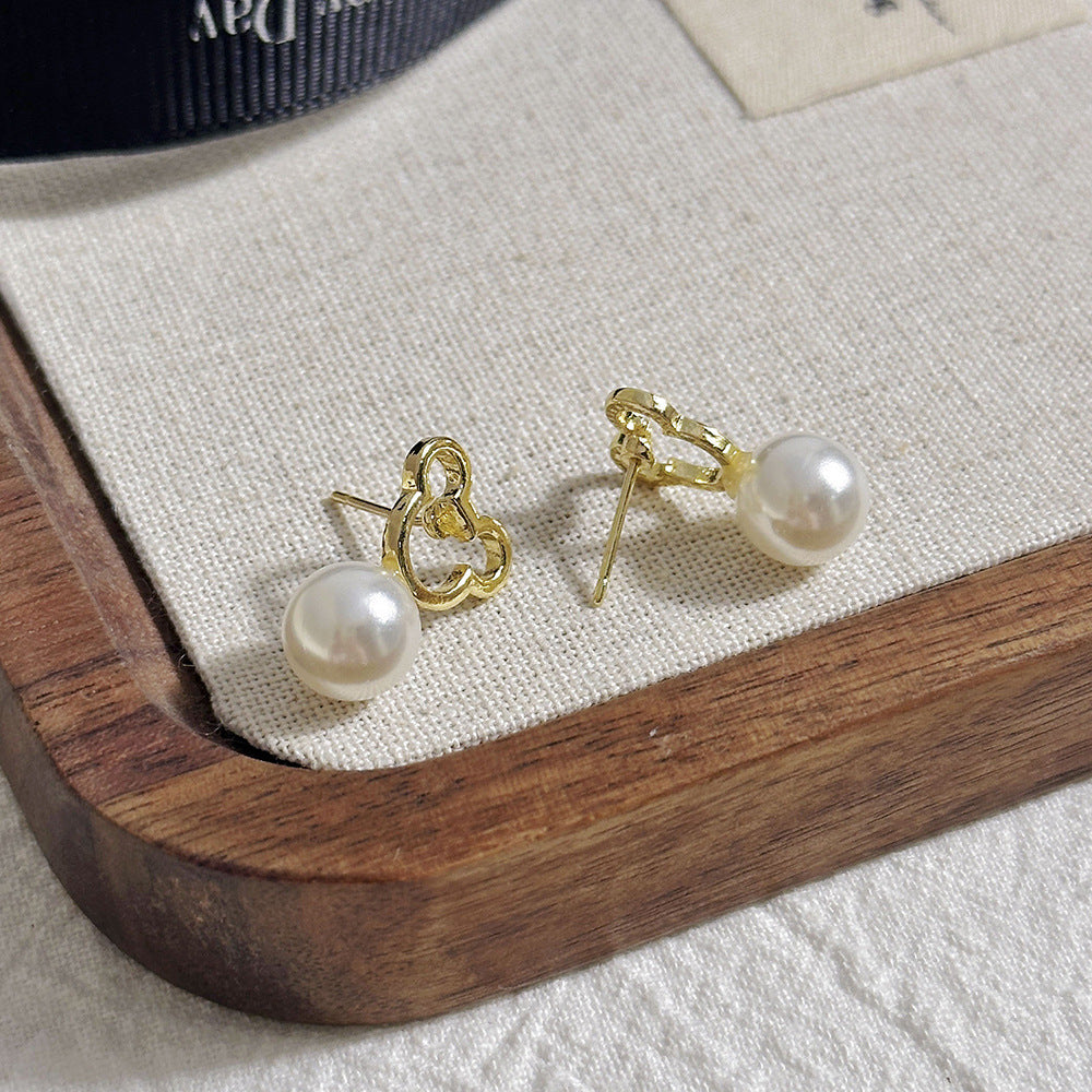Women's Pearl Fashion High-grade Summer Ear Light Earrings