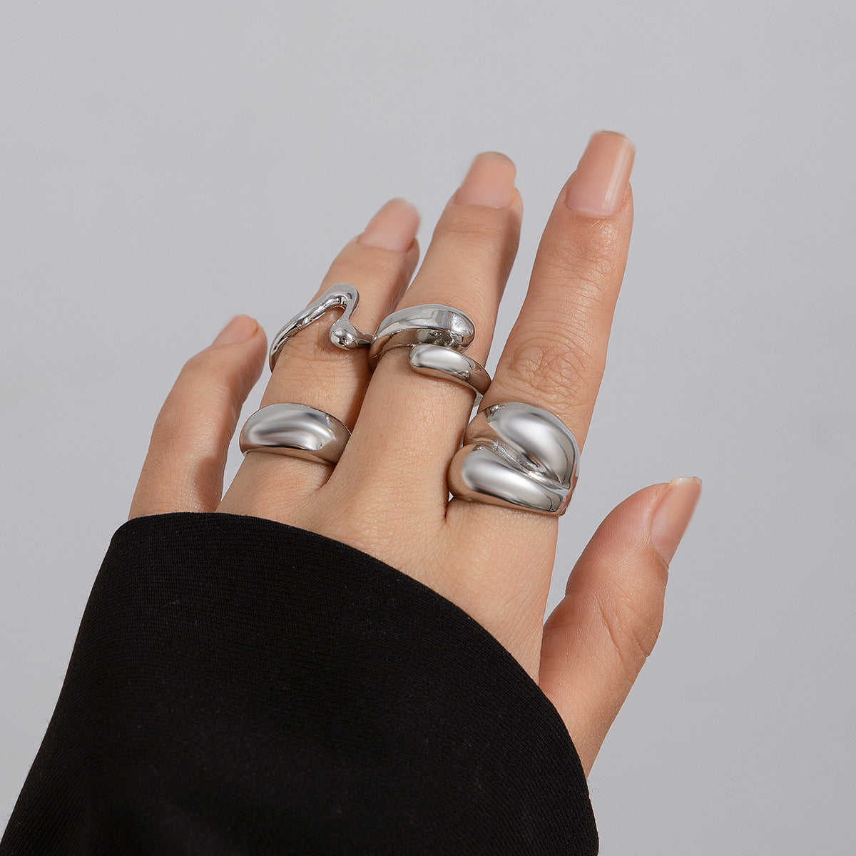 Design Lava Metal Glossy Surface Open Female Niche Rings