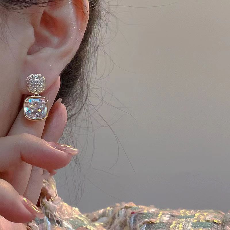 Sier Needle Simple Exquisite Square Zircon Light Luxury High-grade Earrings