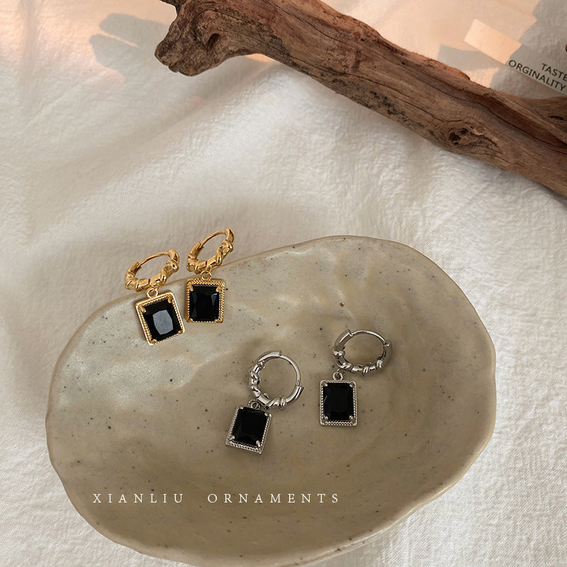 Women's Retro Black Zircon Ear High-grade Light Luxury Earrings