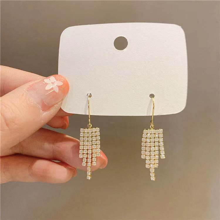 High-grade Female Niche Vintage Pearl Flower Elegant Earrings