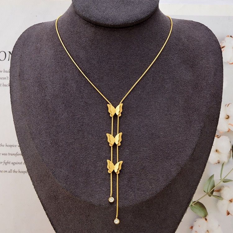 Female Clavicle Chain Temperament Wild Three-dimensional Gold Titanium Necklaces