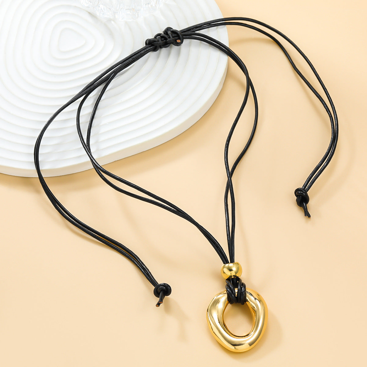 Women's Autumn Alloy Exaggerated Metal Drawstring Adjustable Pendants
