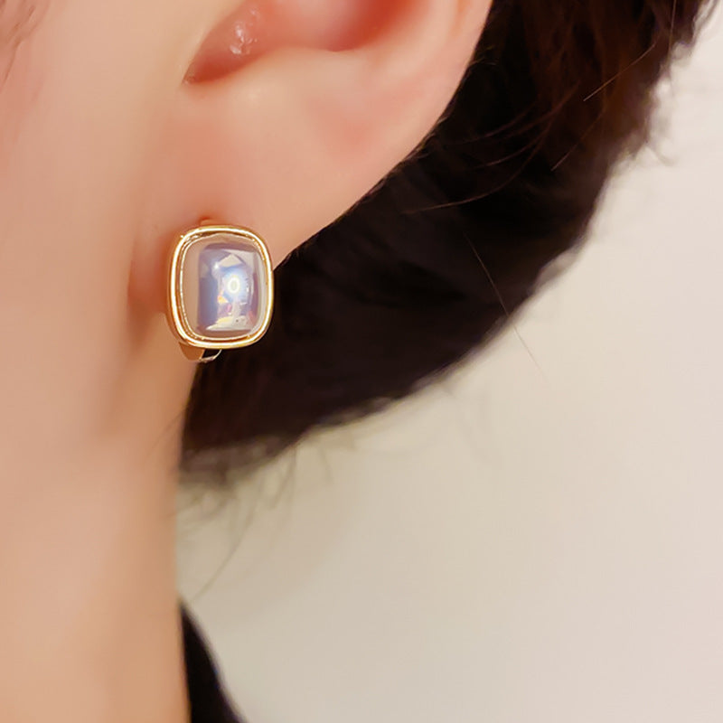 Female Retro Style Ear Clip Refined Earrings