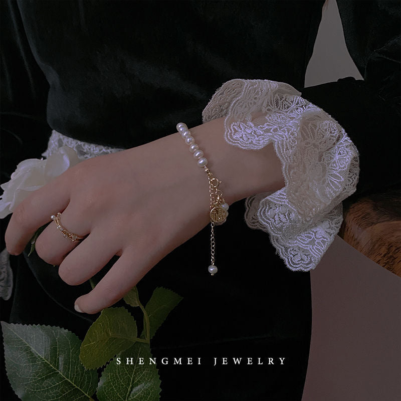 Light Luxury Exquisite Retro Female Design Bracelets