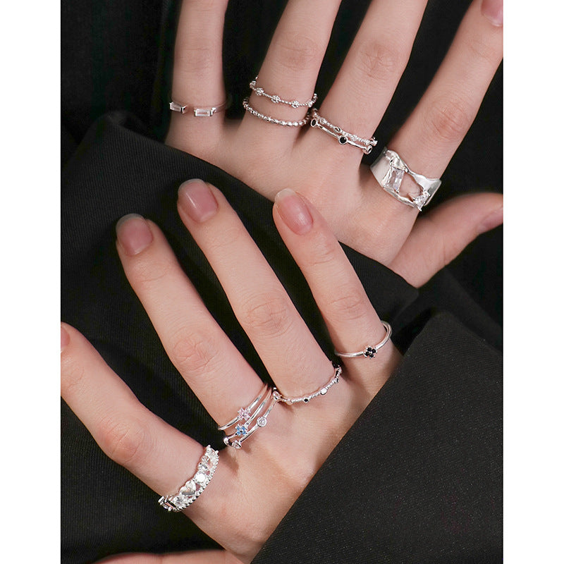 Women's Light Luxury Design Lightweight Flower Dot Rings