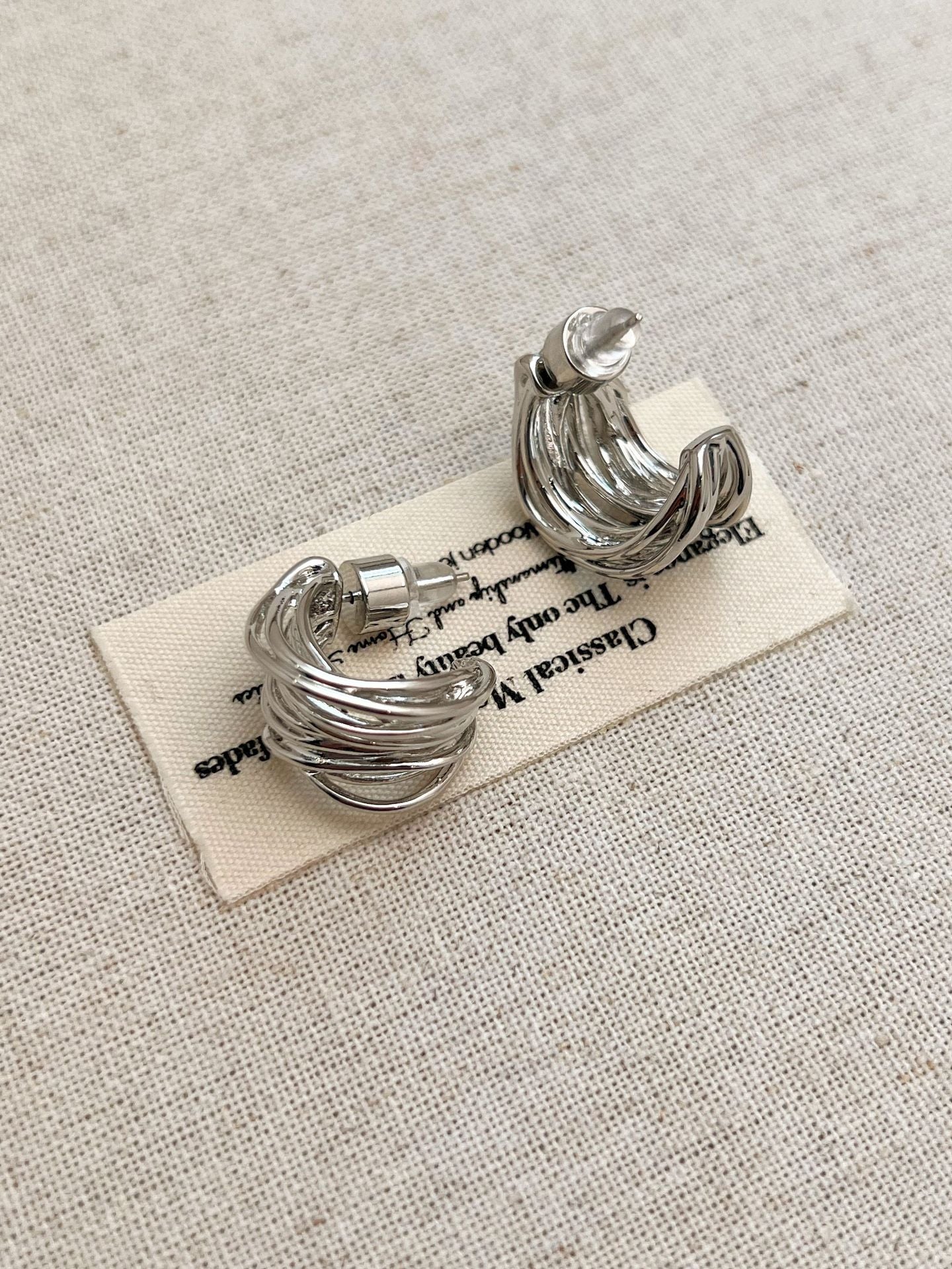 Affordable Luxury Style Shaped Niche Metal Retro Earrings