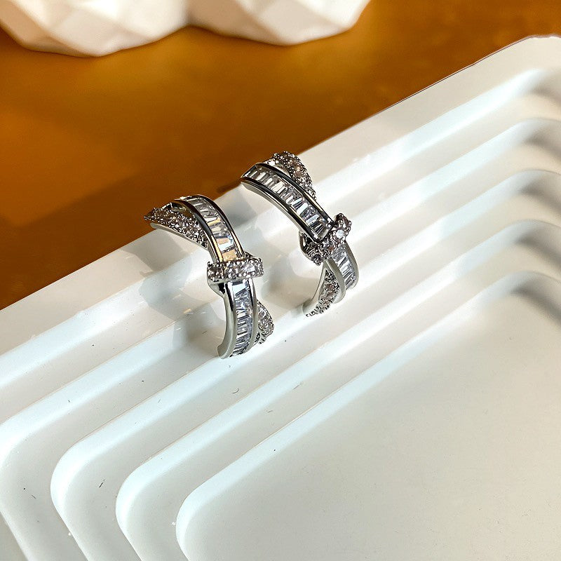 Entry Lux Style Cross Fritillary Zircon Earrings