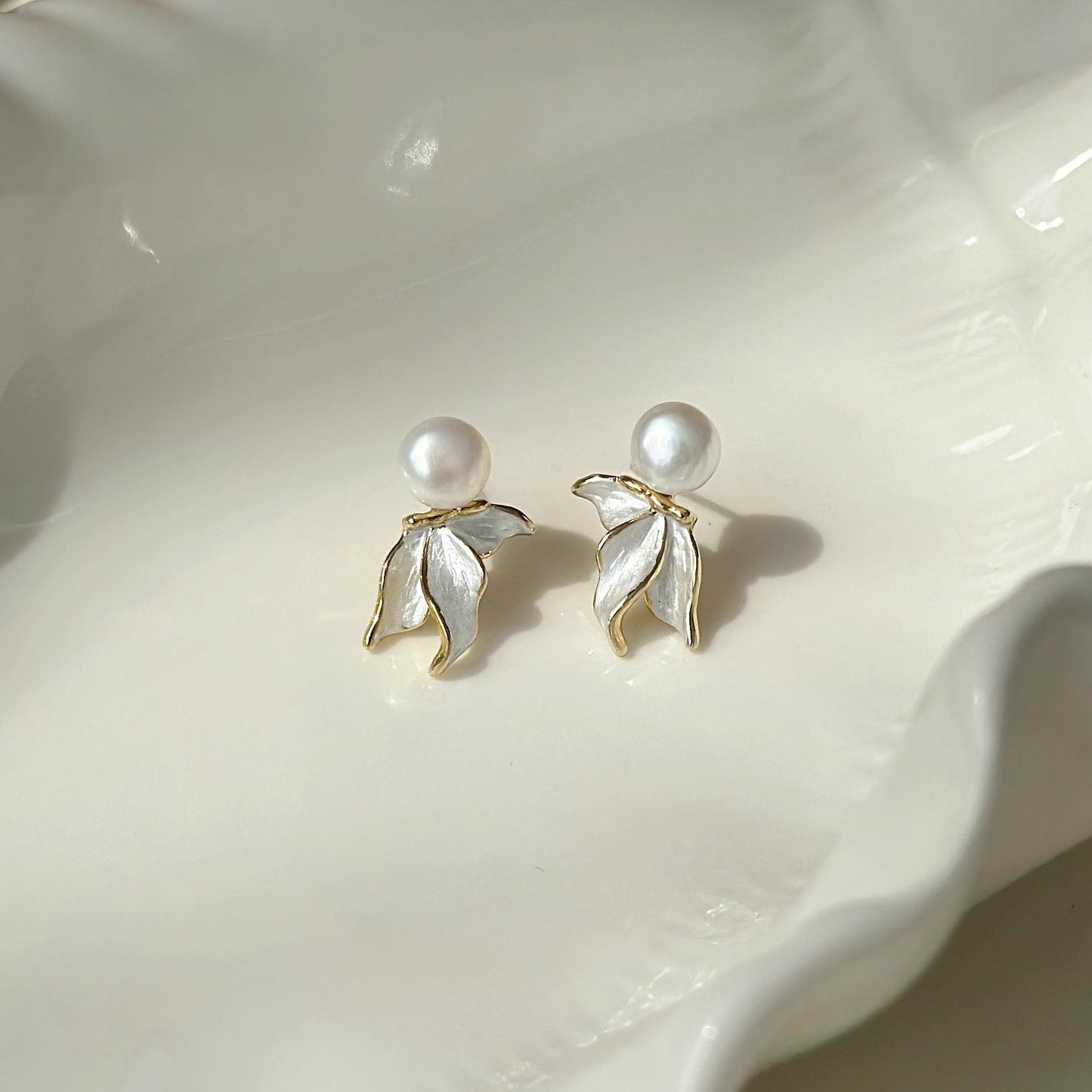 Fishtail Pearl Female Gentle Light Luxury Earrings