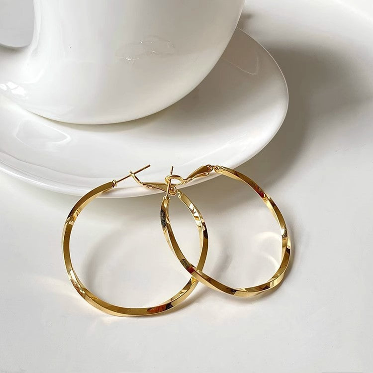 Women's Design Elegant High-grade Light Luxury Big Earrings