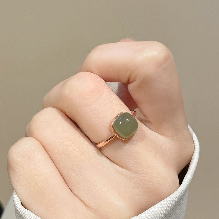 Small Sugar Cube Female White Niche Rings