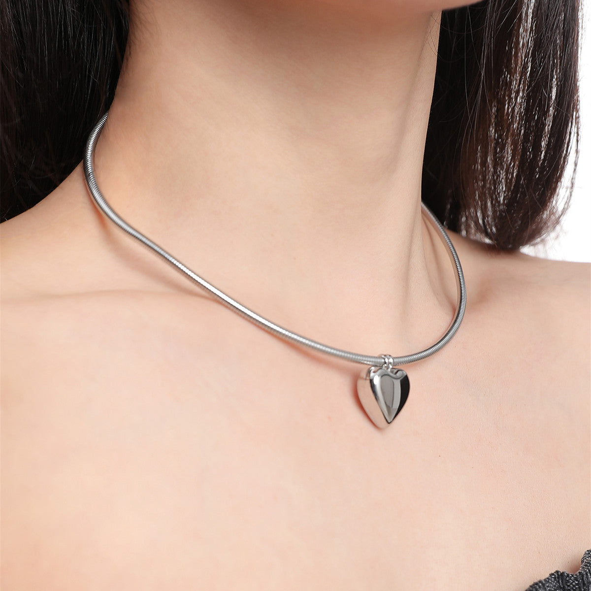 Women's Chain Three-dimensional Heart Temperamental Fashion Sense Does Necklaces