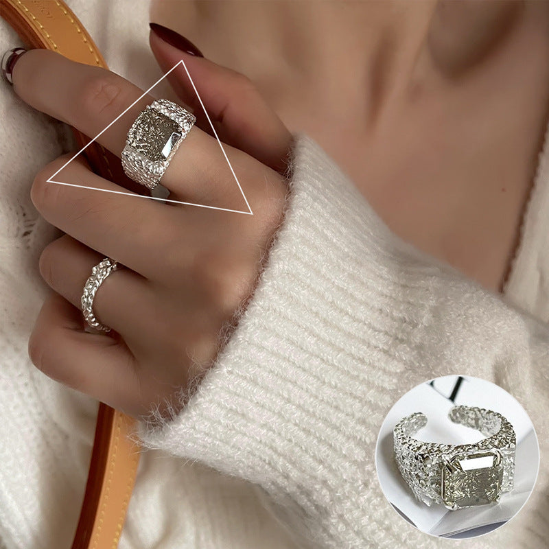 Women's Sugar Retro Fashion Geometry Pattern V-shaped Open Hip Hop Rings