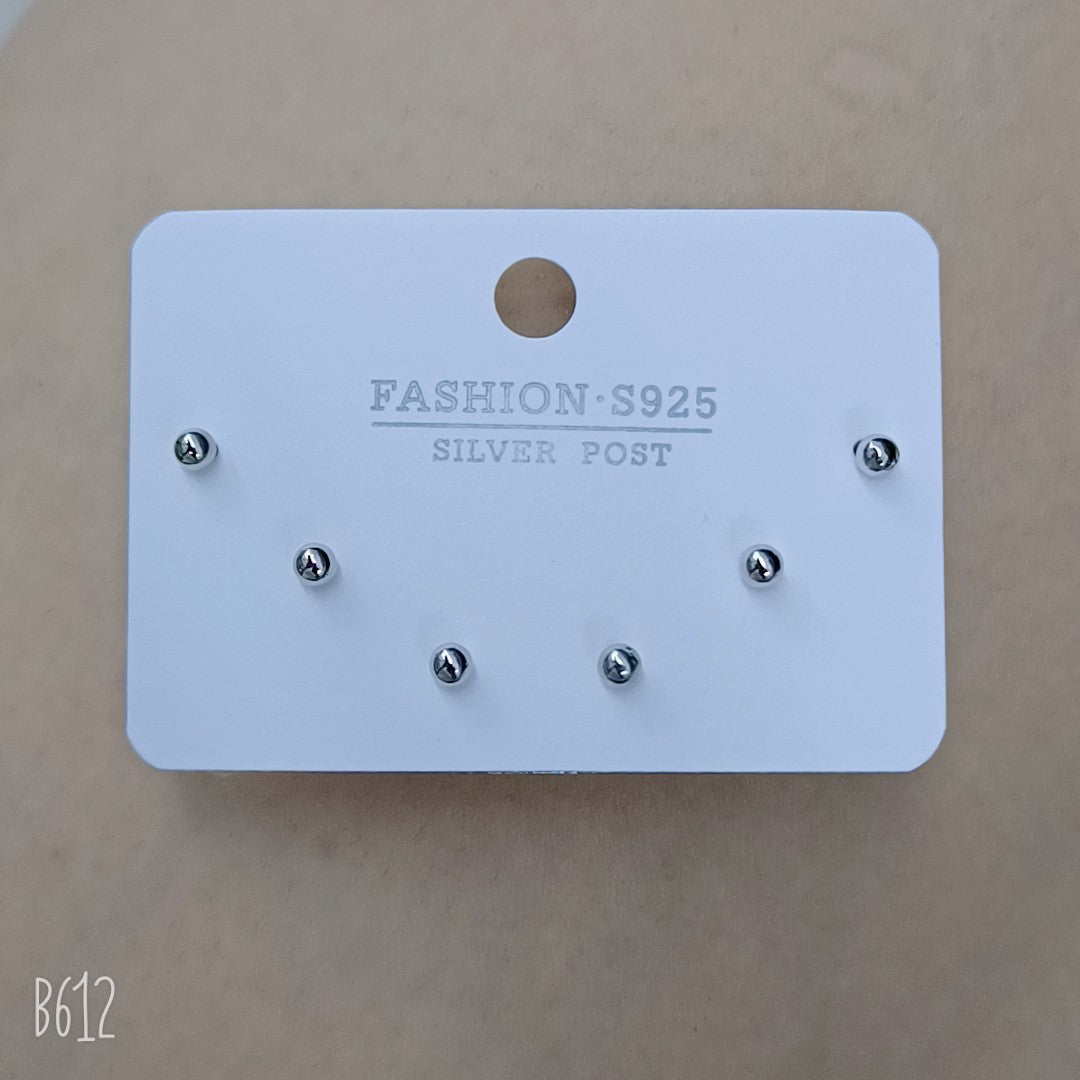 Women's Simple Three Pairs Of White Collar Earrings