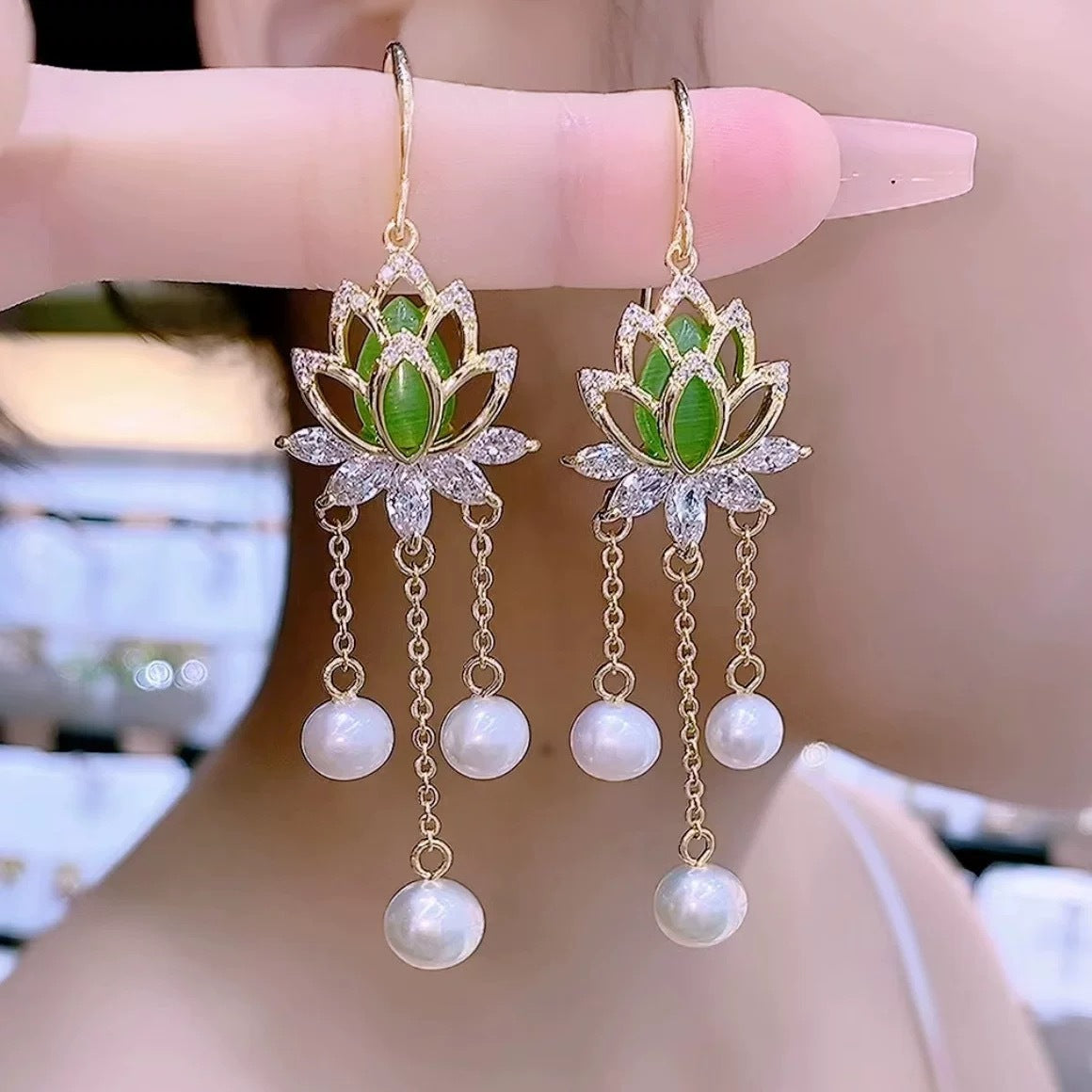Women's National Style Step Lotus Pearl Light Necklaces