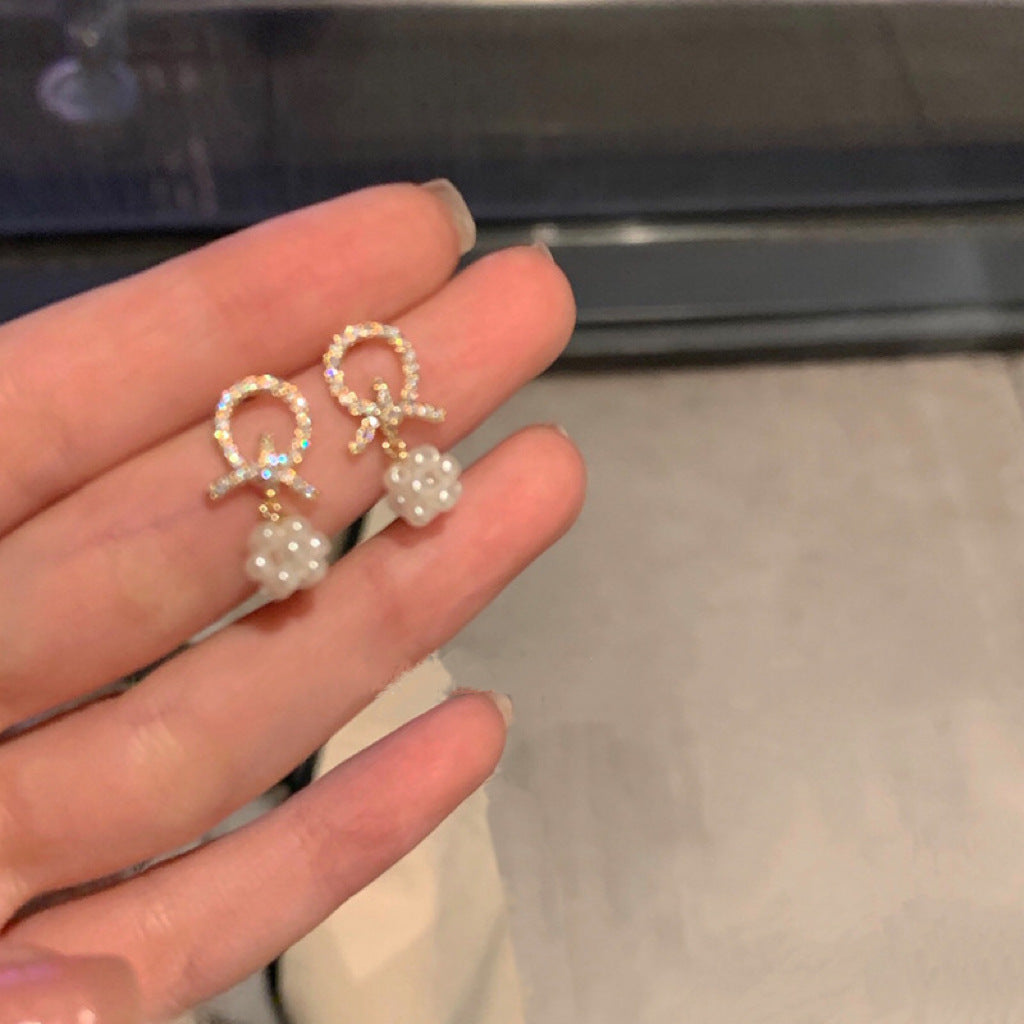 High-grade Female Niche Vintage Pearl Flower Elegant Earrings